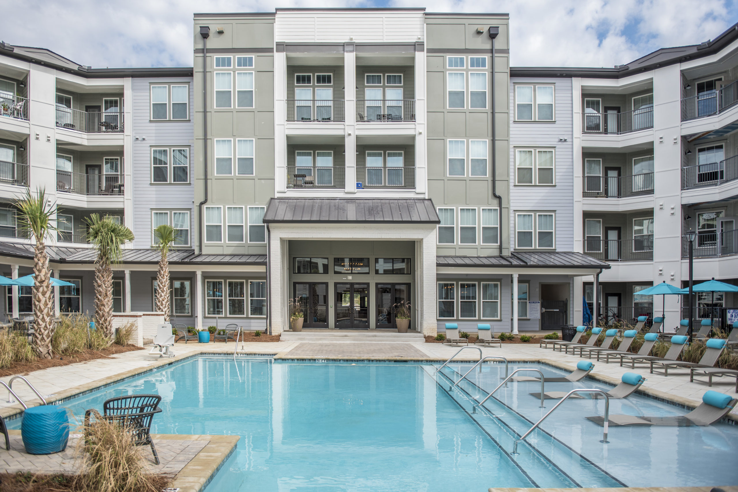 Ironwood – North Augusta, SC - Pool and Building headon